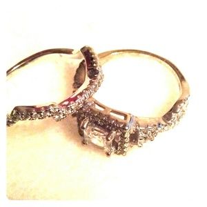 2 pc wedding/engagement ring set